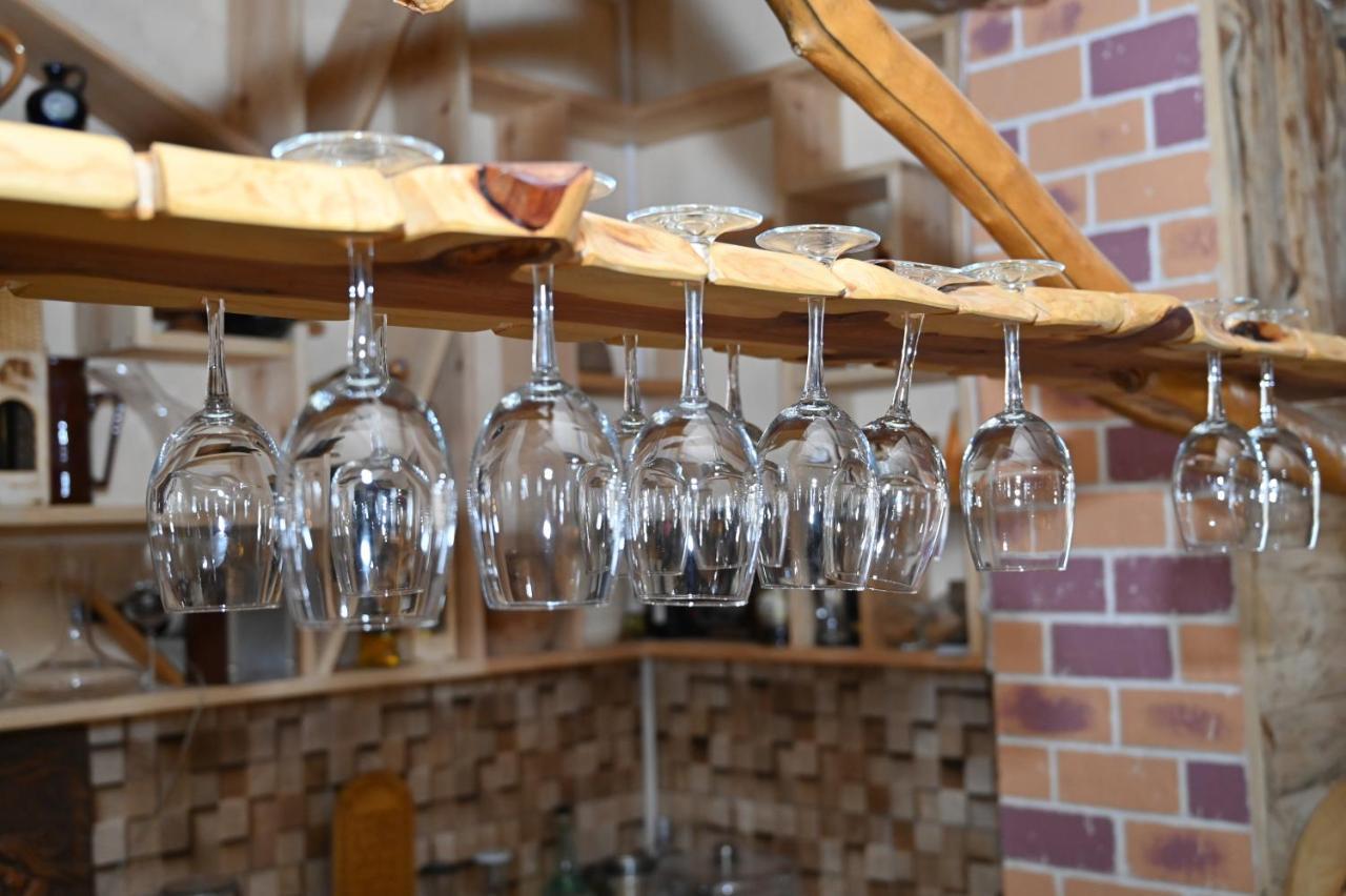Berkri Gastro Yard & Guest House Yenokavan 外观 照片