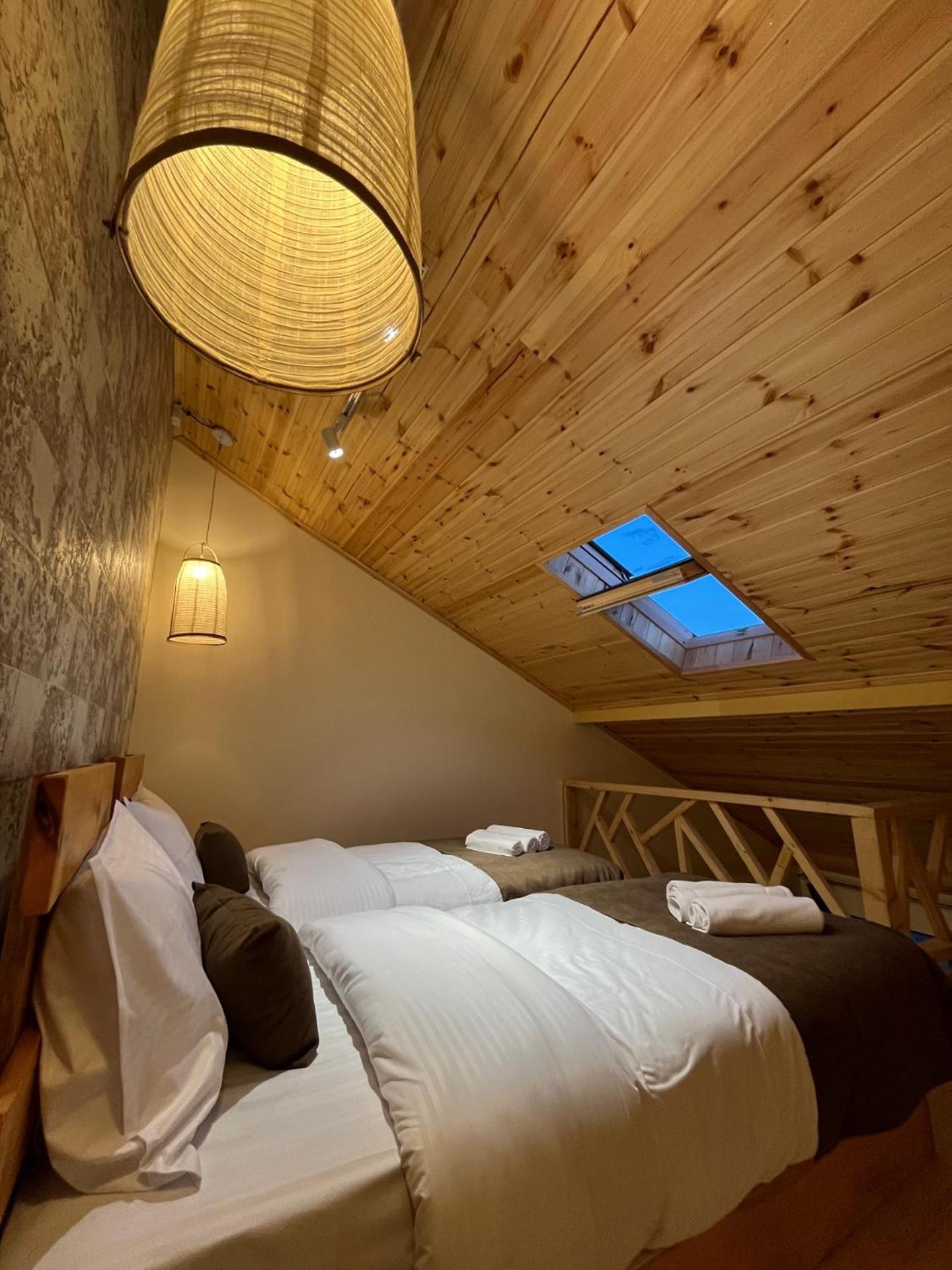 Berkri Gastro Yard & Guest House Yenokavan 外观 照片